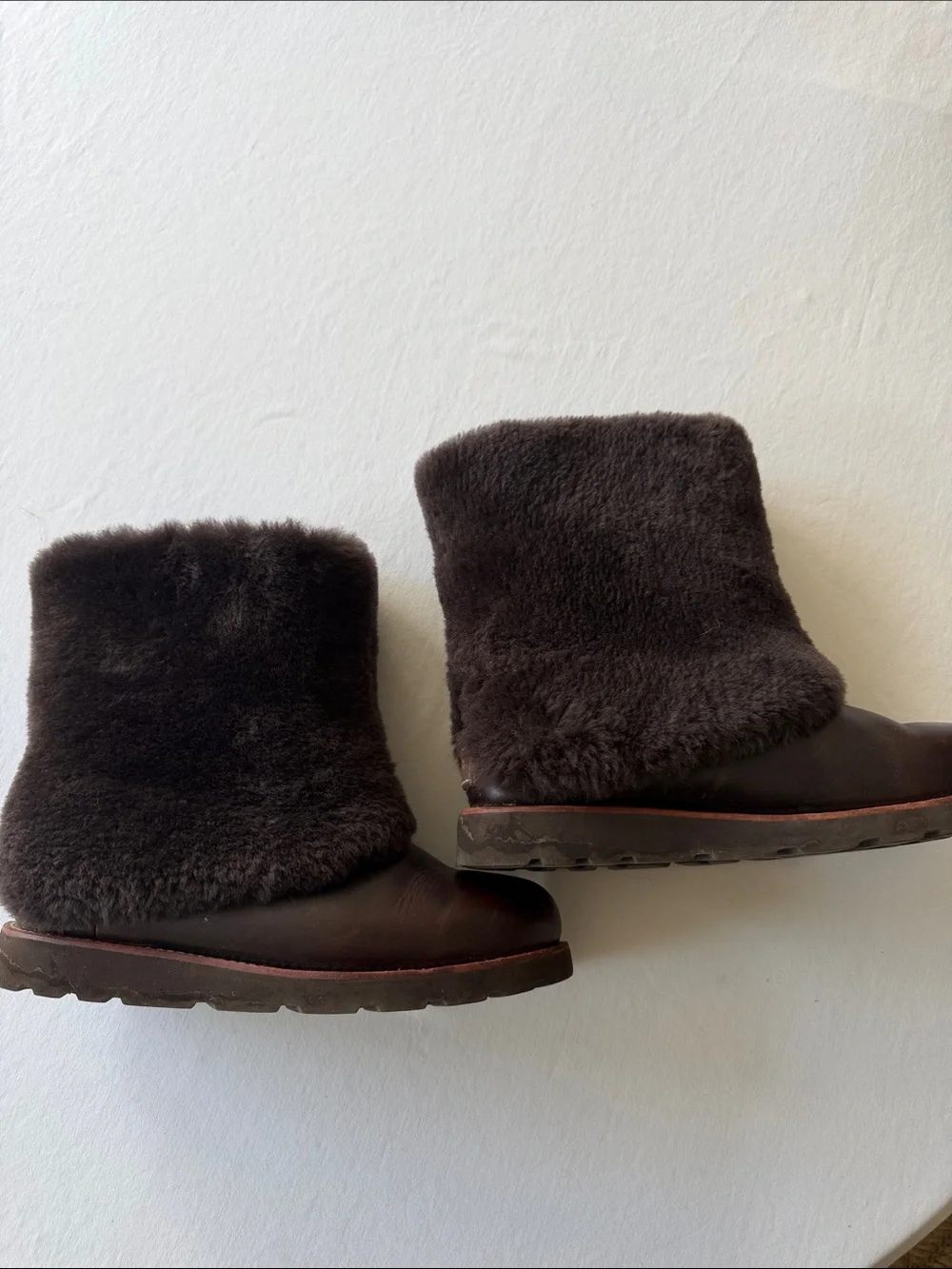 Ugg Cozy Dark Brown leather Shearling Fur lug sole Boots- Womens 9